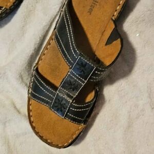 Naturalizer Black and Brown Flats